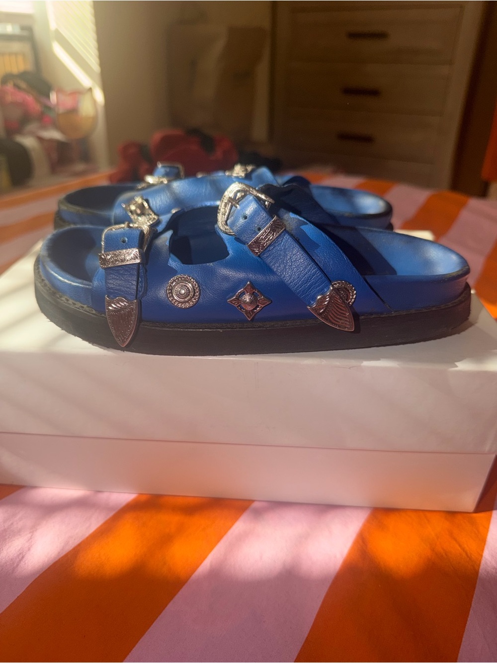 Girls Bright Blue Studded Kids Slide Sandals size 33 EU - Picture 7 of 7